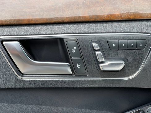 Certified 2016 Mercedes-Benz E 350 4MATIC Sedan image 17