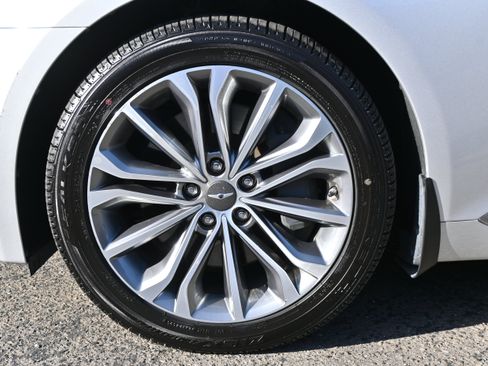 Used 2017 Genesis G80 3.8 RWD image 29