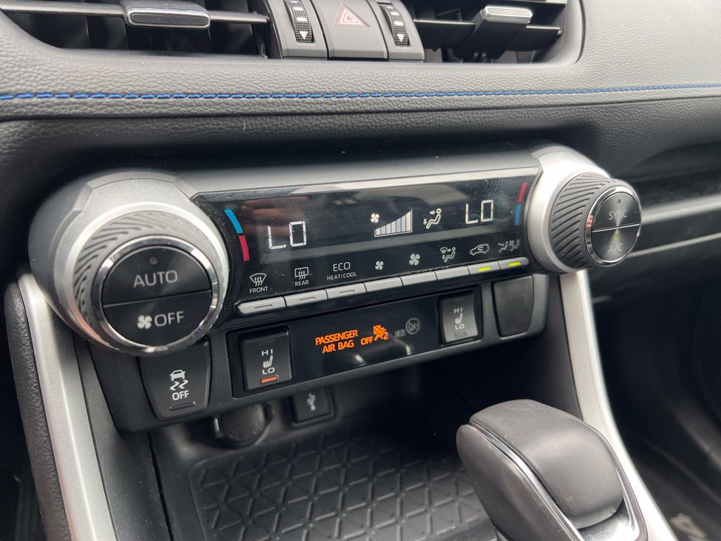 Used 2020 Toyota RAV4 XSE w/ All Weather Liner Package AWD/4WD image 10