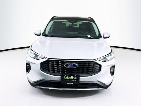 Used 2025 Ford Escape SE image 2