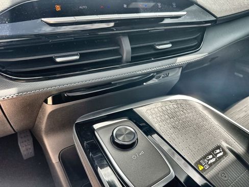 New 2026 Buick Enclave Sport Touring w/ Power Package FWD image 27