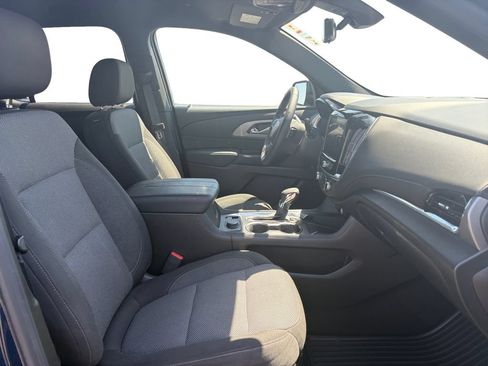 Certified 2023 Chevrolet Traverse LT FWD image 17