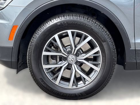 Used 2019 Volkswagen Tiguan SE FWD image 11