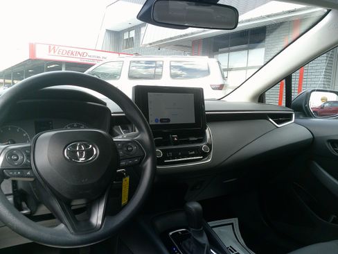 Used 2024 Toyota Corolla LE FWD image 17