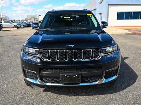 Used 2022 Jeep Grand Cherokee L Limited w/ Luxury Tech Group II image 10