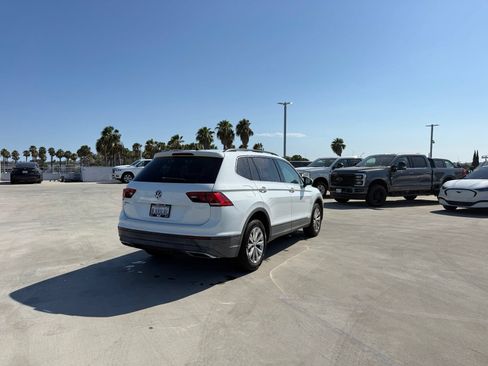 Used 2019 Volkswagen Tiguan SE FWD image 3