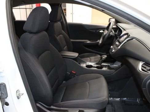Used 2023 Chevrolet Malibu LT image 11