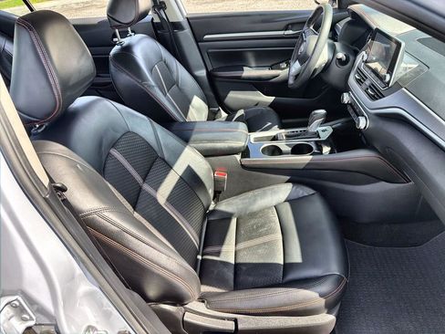 Used 2025 Nissan Altima 2.5 SR image 24