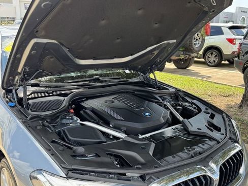 Used 2022 BMW 540i xDrive w/ Executive Package image 26