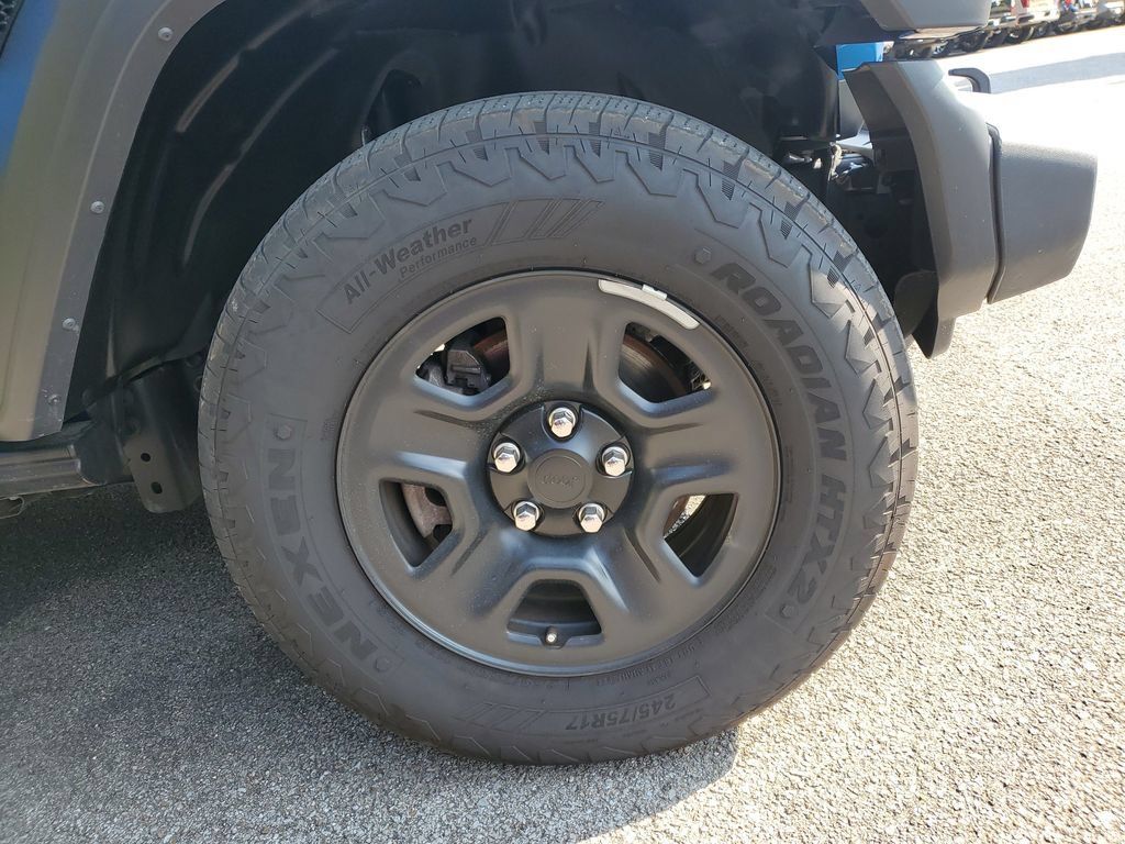 Used 2024 Jeep Wrangler Sport AWD/4WD image 8
