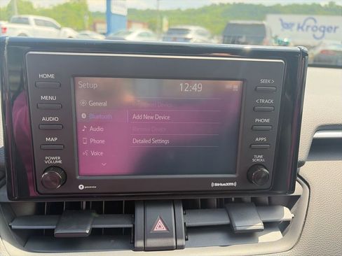 Used 2020 Toyota RAV4 LE FWD image 29