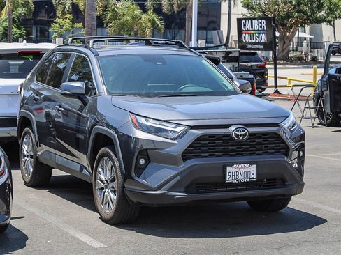 Used 2023 Toyota RAV4 XLE Premium FWD image 3