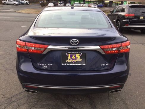 Used 2017 Toyota Avalon XLE image 6