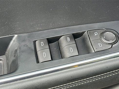 Used 2024 GMC Acadia Elevation image 12