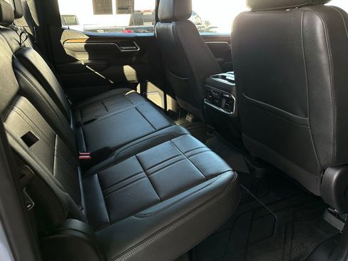 Used 2025 Chevrolet Silverado 1500 High Country image 18