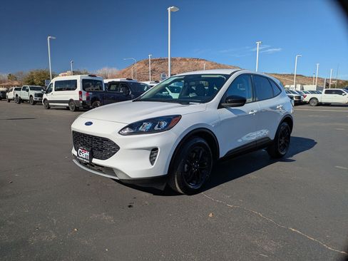 Used 2020 Ford Escape SE Sport image 8
