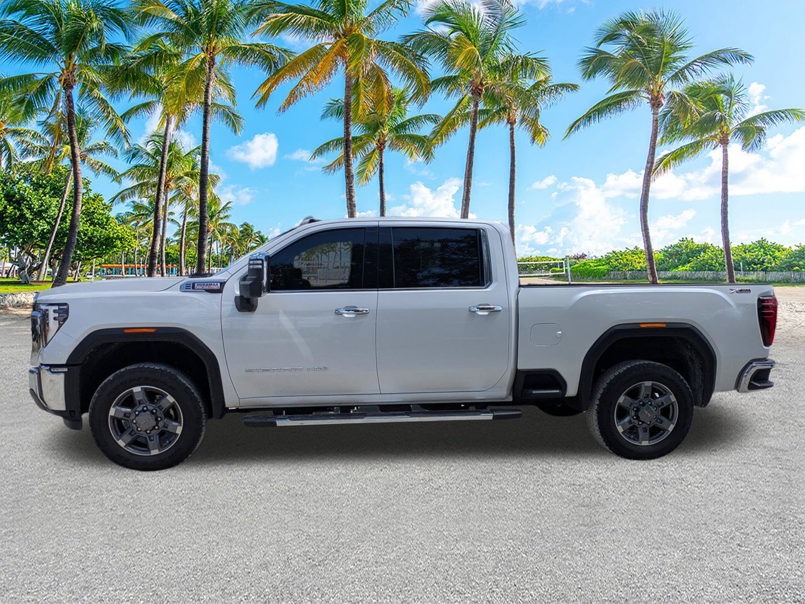 Used 2025 GMC Sierra 2500 SLT w/ SLT Premium Package AWD/4WD image 6
