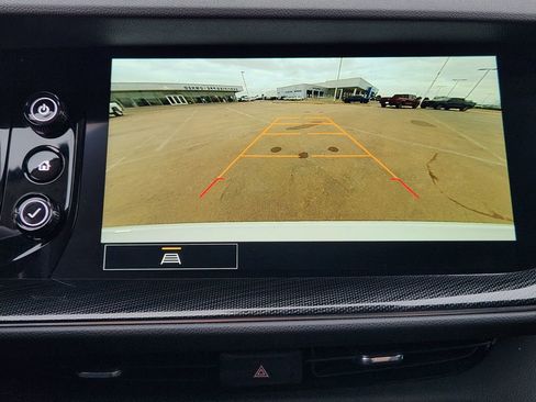 Used 2023 Buick Envision Essence image 22