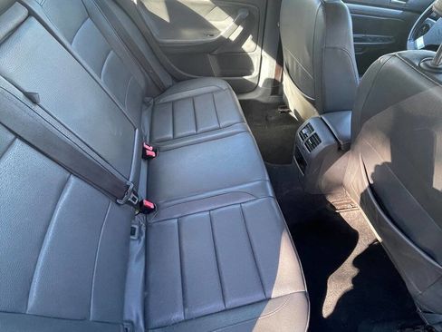 Used 2008 Volkswagen Jetta SEL image 4