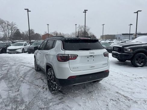 Used 2023 Jeep Compass Limited image 4