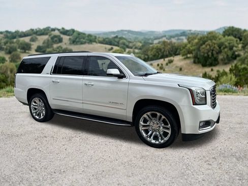 Used 2020 GMC Yukon XL SLT w/ Premium Edition RWD image 12