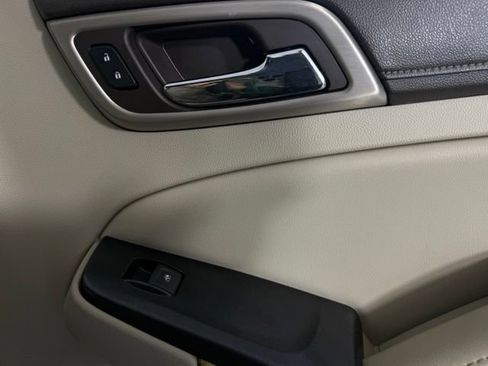 Used 2017 GMC Yukon Denali w/ Open Road Package RWD image 33
