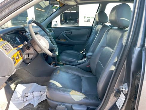 Used 1997 Toyota Camry LE w/ Leather Trim Pkg FWD image 19