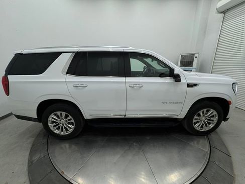 Used 2024 GMC Yukon SLT w/ SLT Luxury Package image 14