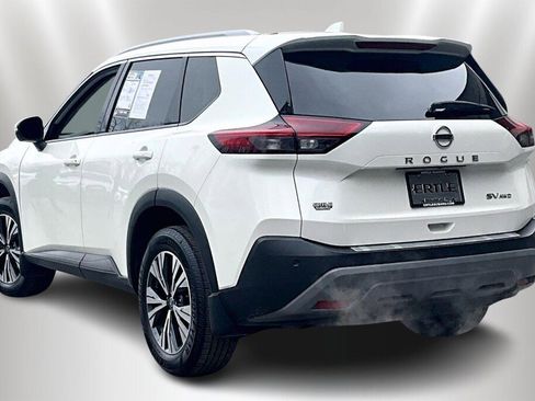 Used 2021 Nissan Rogue SV w/ Premium Package image 4