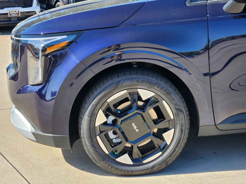 New 2027 Kia Carnival EX FWD image 7