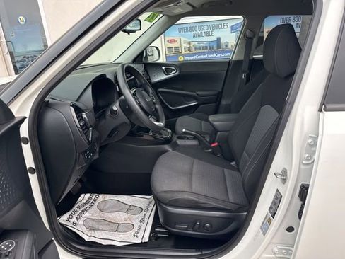 Certified 2022 Kia Soul S image 8