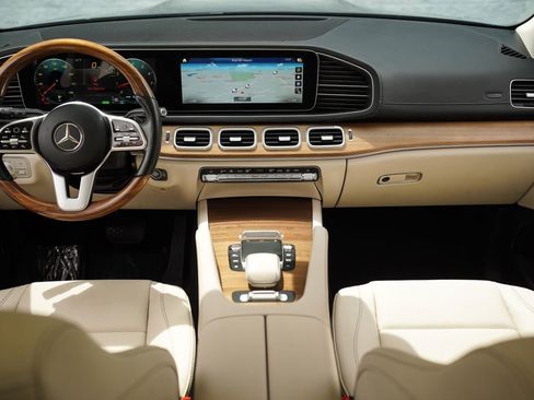 Used 2023 Mercedes-Benz GLS 450 4MATIC image 17