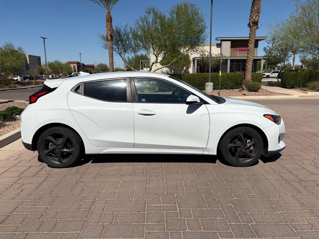 Used 2019 Hyundai Veloster 2.0 FWD image 2