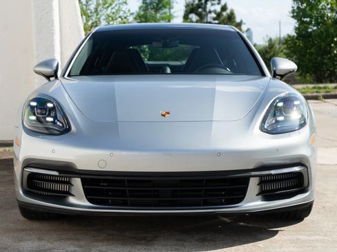 Used 2018 Porsche Panamera 4S image 13