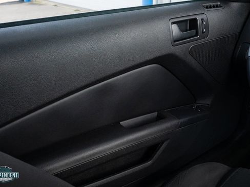 Used 2014 Ford Mustang Coupe image 9