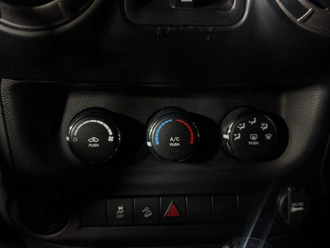 Used 2015 Jeep Wrangler Unlimited Sport w/ Quick Order Package 24S AWD/4WD image 16