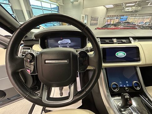 Used 2020 Land Rover Range Rover Sport HSE image 10