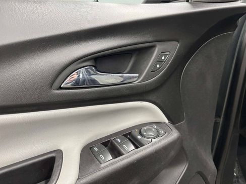 Used 2020 Chevrolet Equinox LT FWD image 11