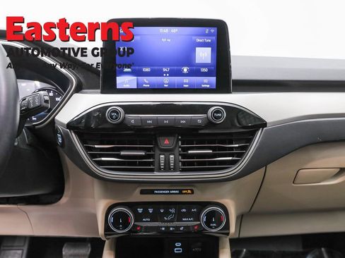 Used 2022 Ford Escape SE w/ Cold Weather Package FWD image 12