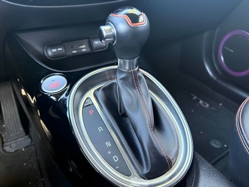 Used 2018 Kia Soul ! w/ Tech Package FWD image 19