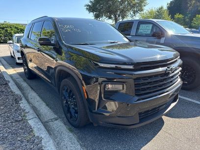 Used 2025 Chevrolet Traverse LT w/ Midnight/Sport Edition