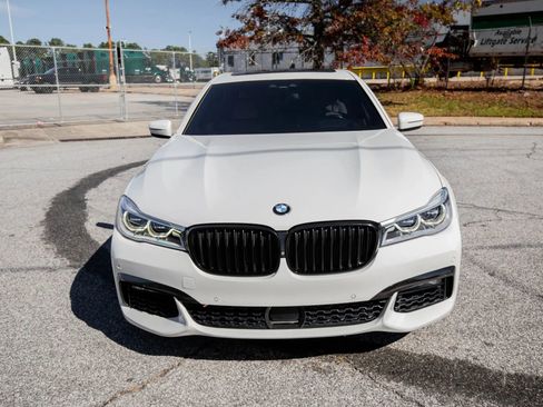 Used 2018 BMW 750i image 7