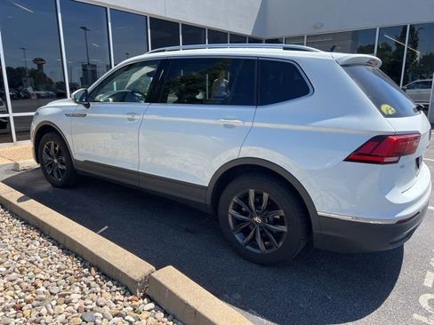 Used 2022 Volkswagen Tiguan SE FWD image 9