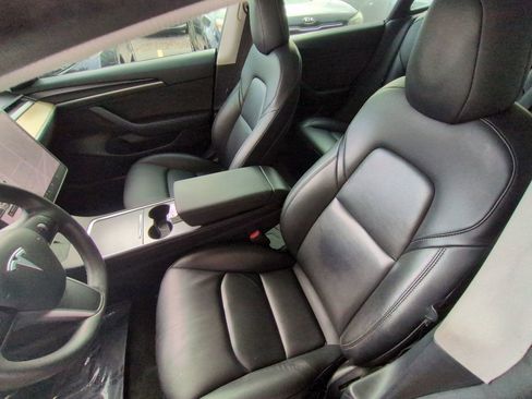 Used 2021 Tesla Model 3 Standard Range Plus image 13