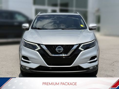 Used 2022 Nissan Rogue Sport SL w/ Premium Package FWD image 3