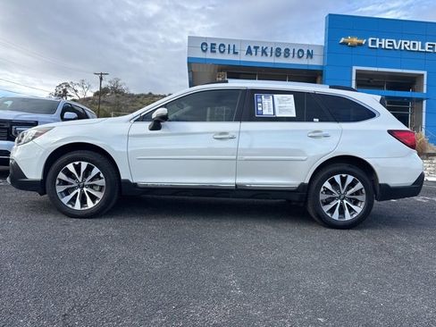 Used 2019 Subaru Outback 2.5i Touring image 2