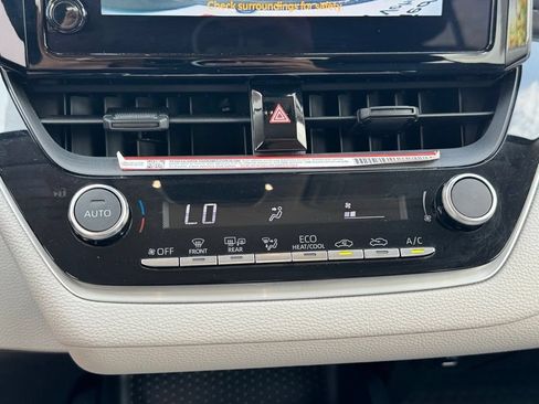 Used 2025 Toyota Corolla LE w/ Convenience Package FWD image 16