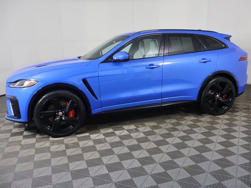 Used 2022 Jaguar F-PACE SVR image 23