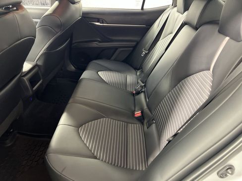 Used 2022 Toyota Camry SE image 25