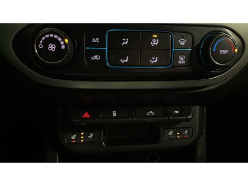 Used 2021 Chevrolet Colorado LT w/ LT Convenience Package image 13